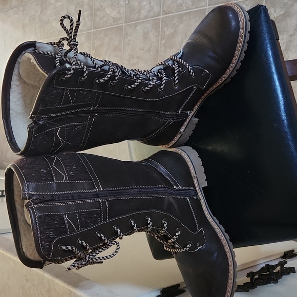 NYC laceup boots - Picture 2 of 5